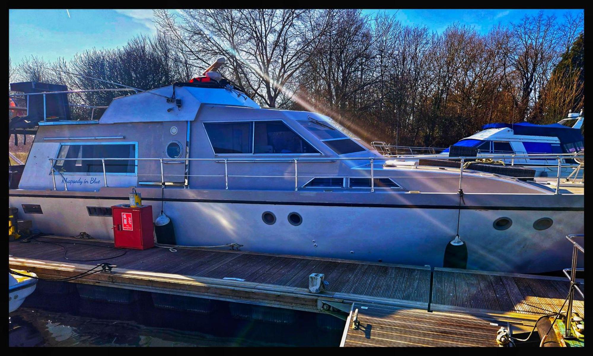 Rhapsody In Blue * Chertsey